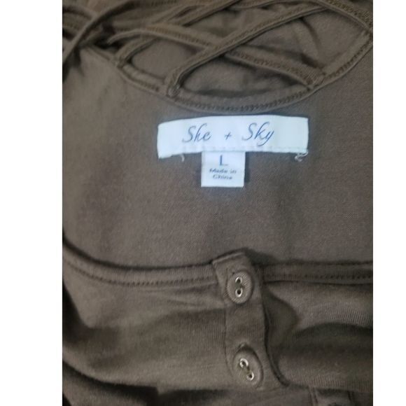 She + Sky cold‎ shoulder tunic - Picture 2 of 2